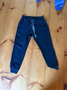Black Jogger Figs scrubs